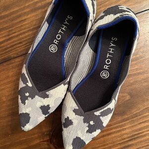 ACCEPTING ALL OFFERS! Rothy's Black and Gray Flats camo sz 11 (fits like 10)